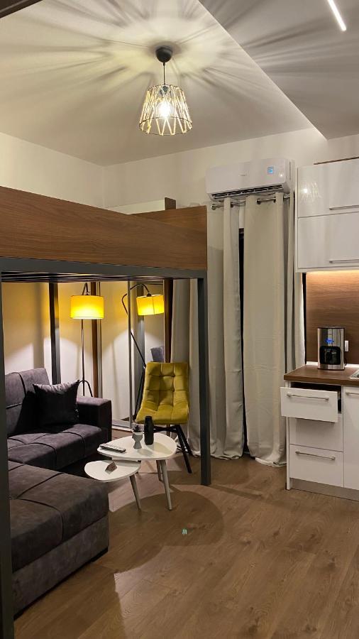 Modern Tiny House In Volos Exterior foto